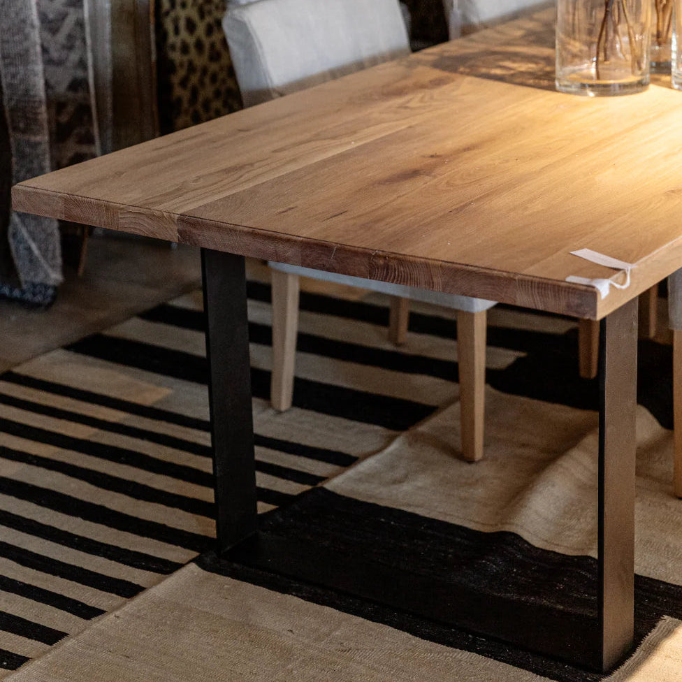 Dave Dining Table