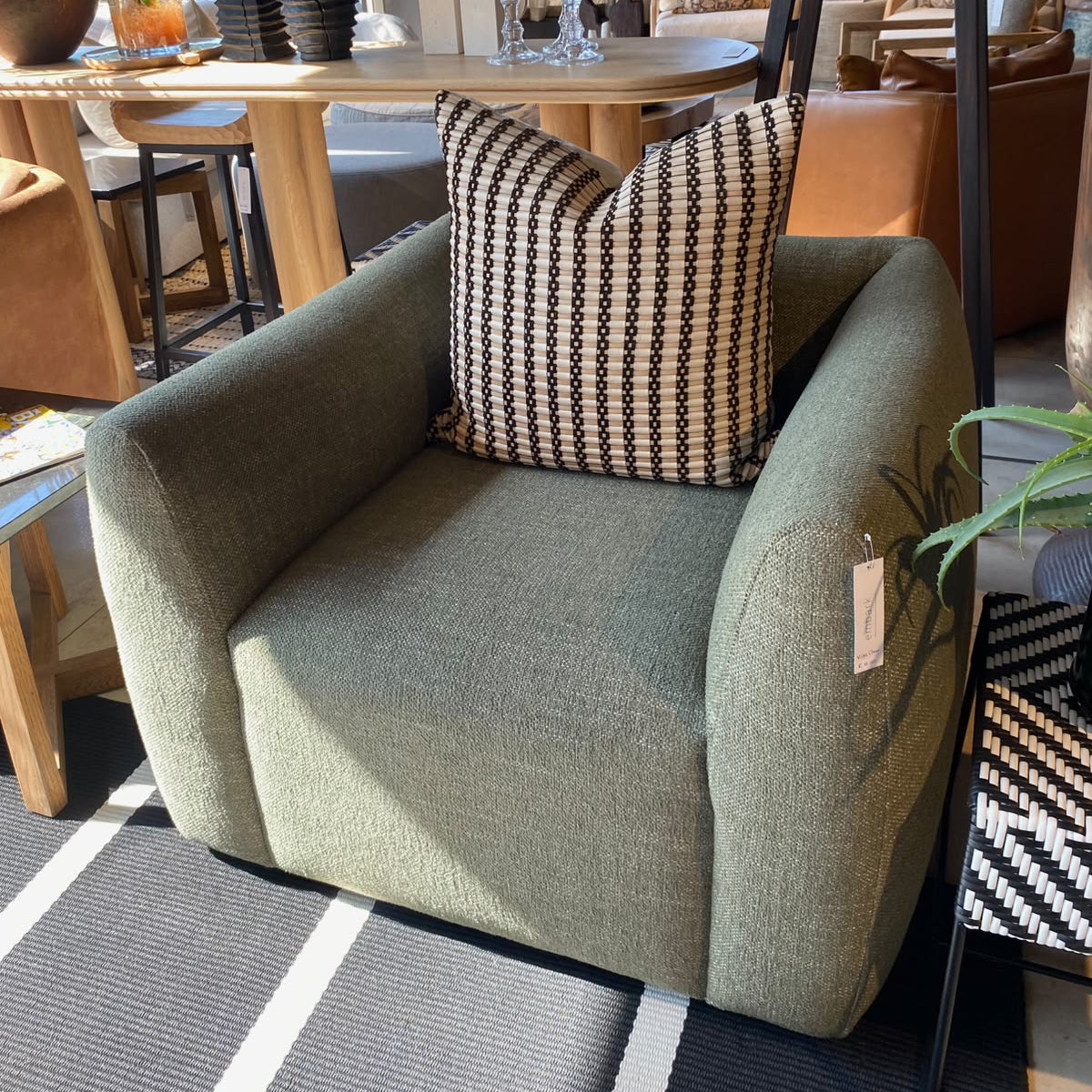 Vida Chair